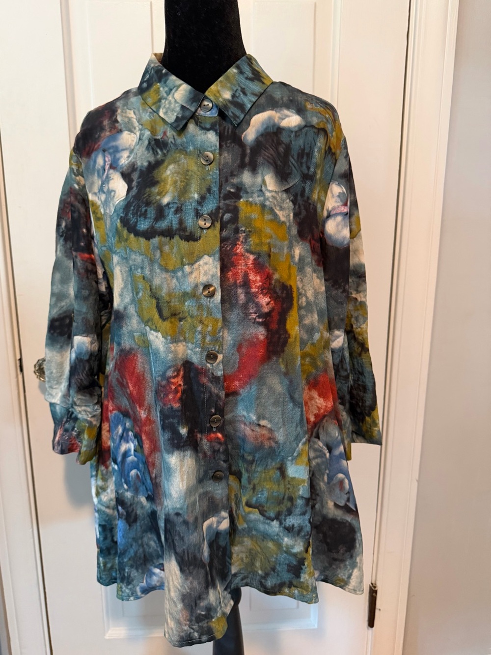 SHANA Multicolor Abstract Button-Front Top M